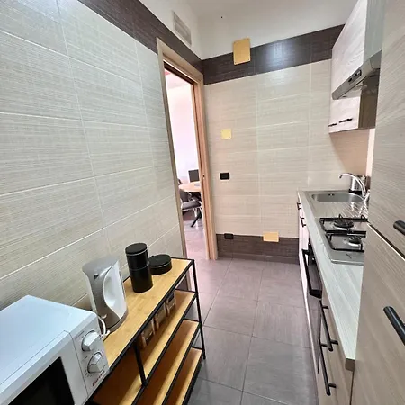 Lismarty's House A Vicino Al Mare Con Parcheggio Wifi E Ac Apartment