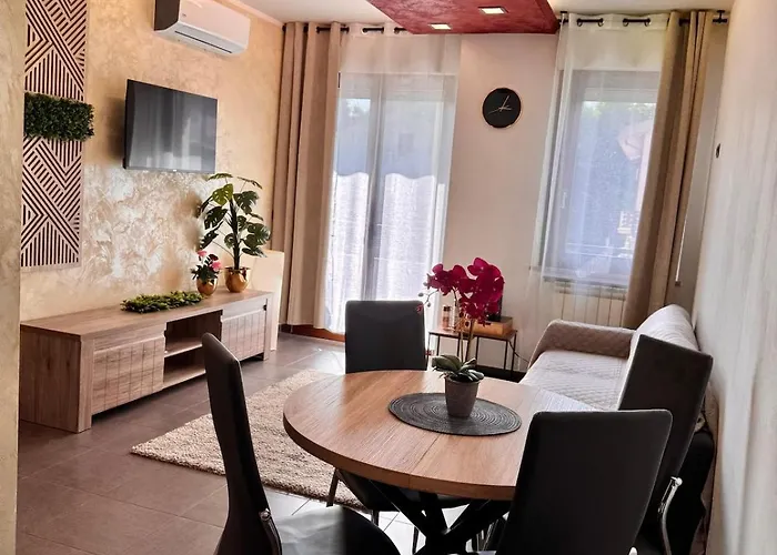 Apartment Lismarty's House